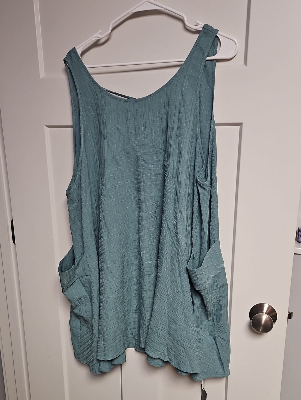 HALARA Seafoam Blue Textured Pocket Tank Top